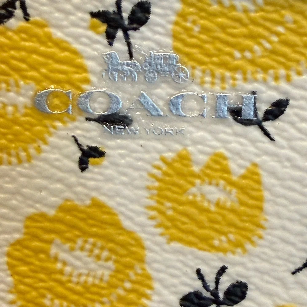 Coach Yellow Floral Zip Wristlet- Buttercup-Brand new with tags NWT - Picture 4 of 8